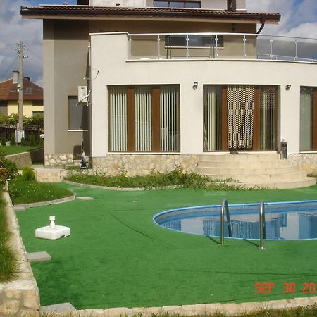 Guest House Camellia Berkovitsa Buitenkant foto