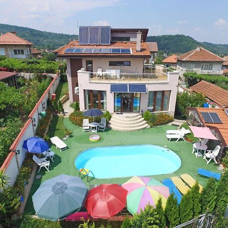 Guest House Camellia Berkovitsa Buitenkant foto