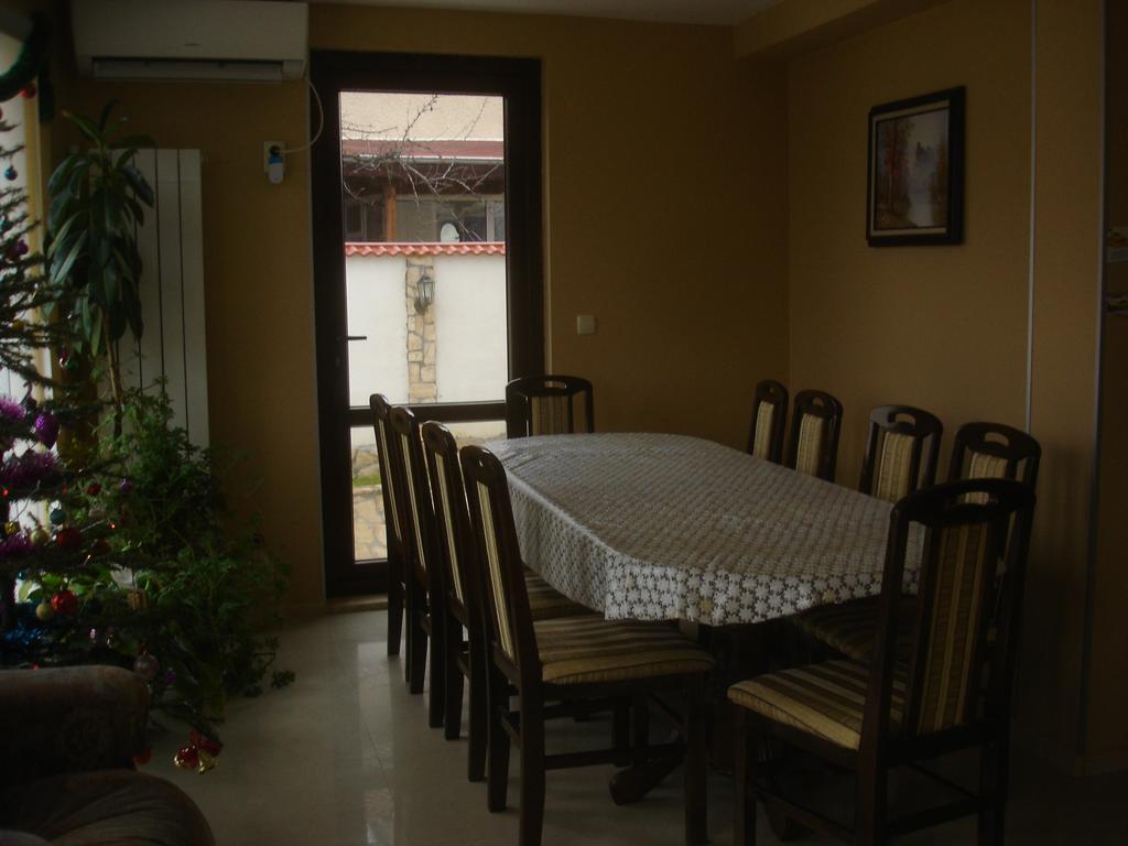 Guest House Camellia Berkovitsa Buitenkant foto