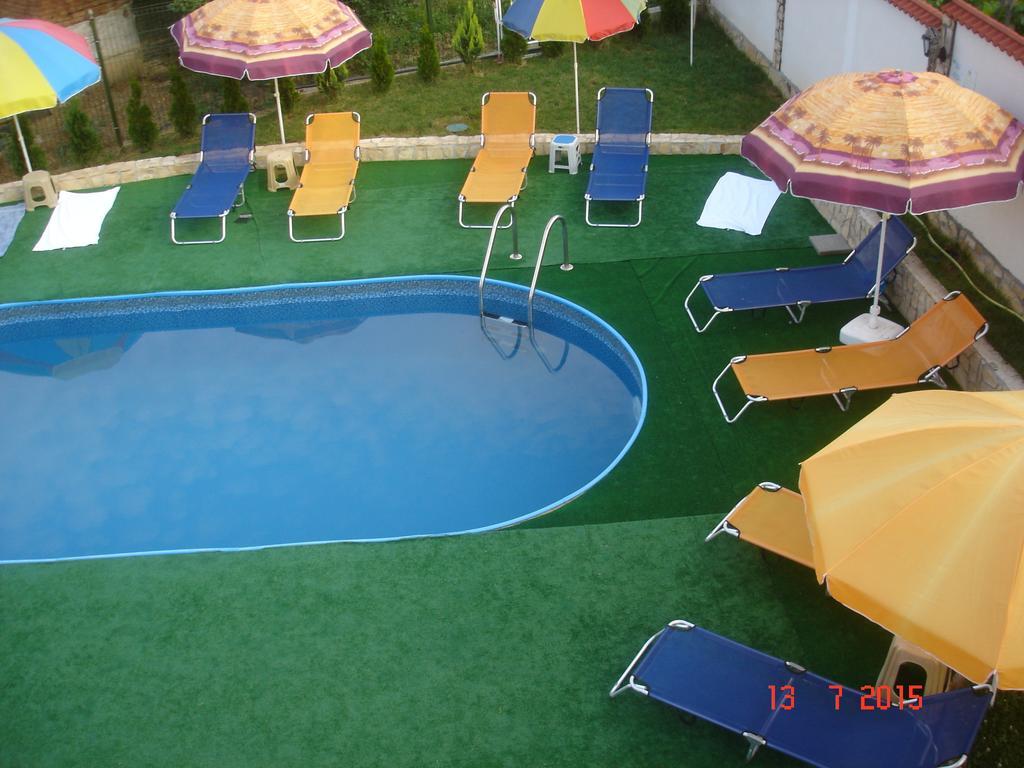Guest House Camellia Berkovitsa Buitenkant foto