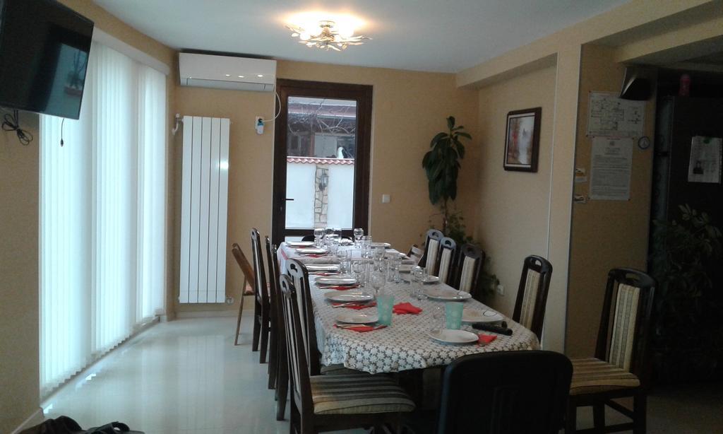 Guest House Camellia Berkovitsa Buitenkant foto