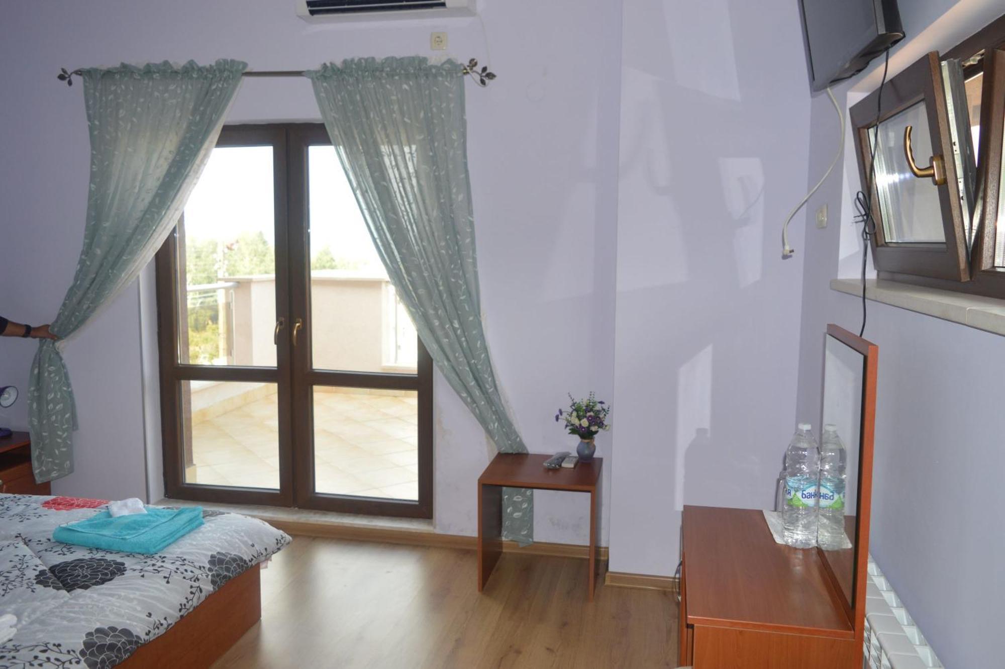 Guest House Camellia Berkovitsa Buitenkant foto