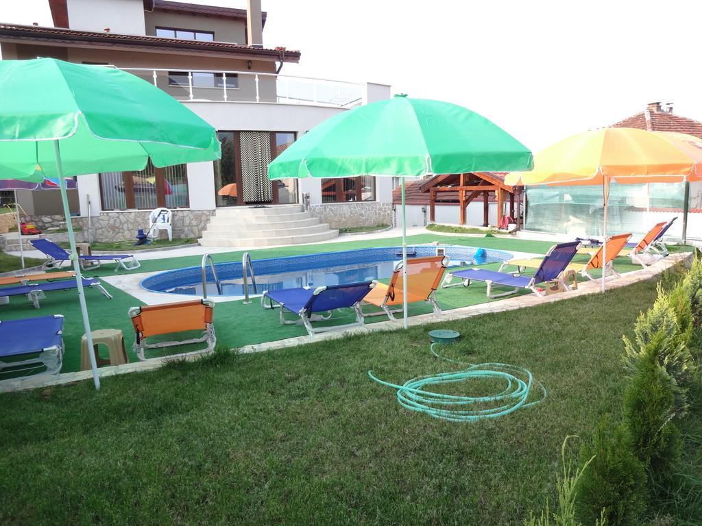 Guest House Camellia Berkovitsa Buitenkant foto