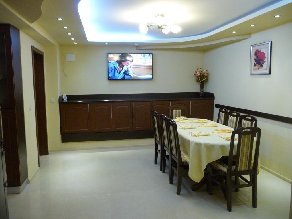 Guest House Camellia Berkovitsa Buitenkant foto