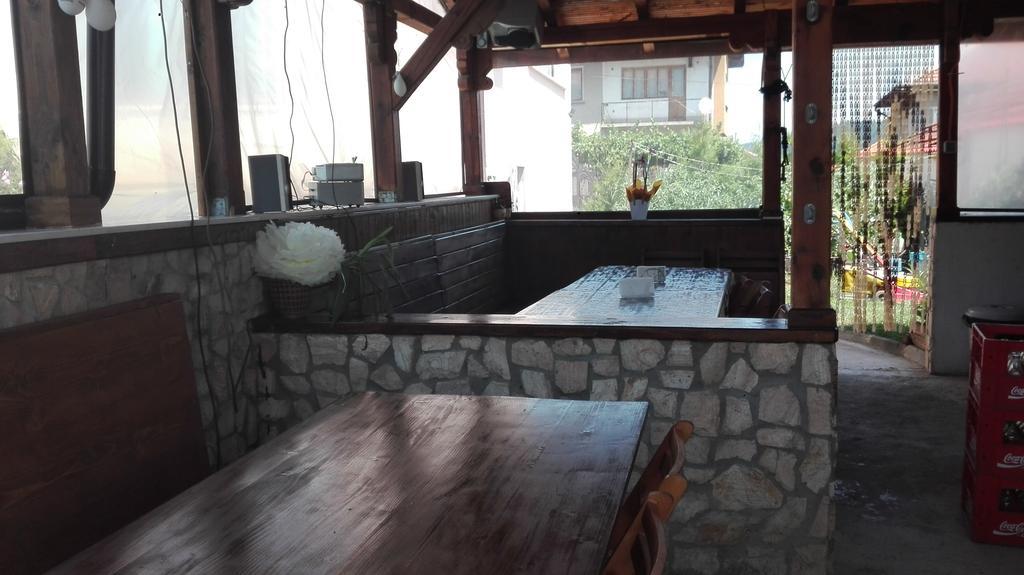 Guest House Camellia Berkovitsa Buitenkant foto
