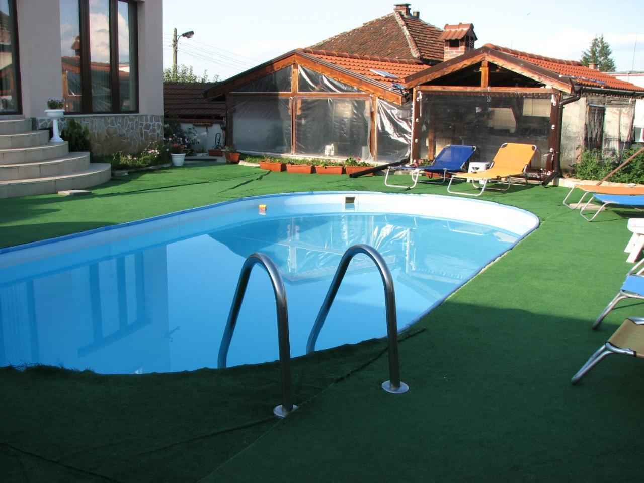 Guest House Camellia Berkovitsa Buitenkant foto