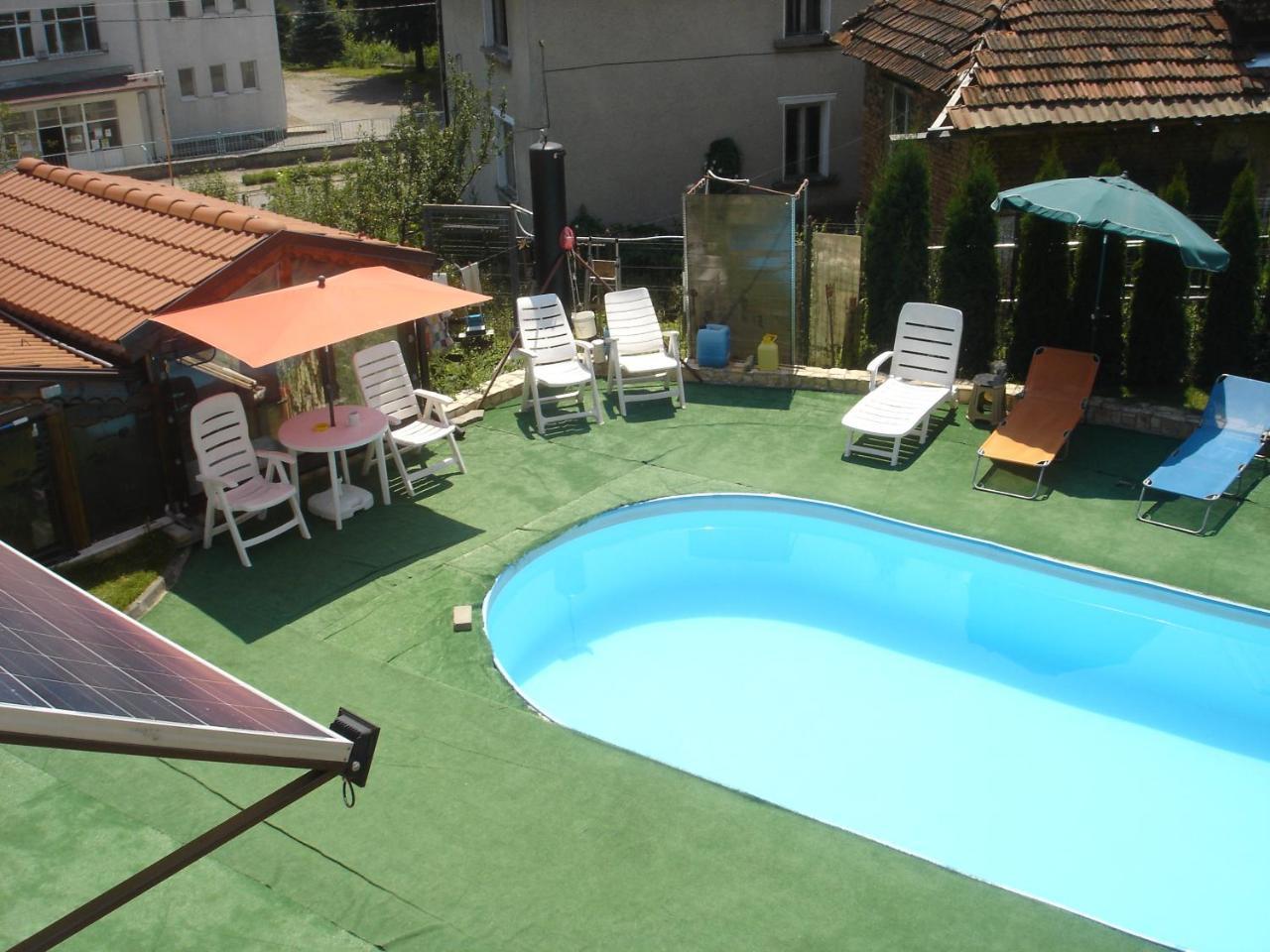 Guest House Camellia Berkovitsa Buitenkant foto